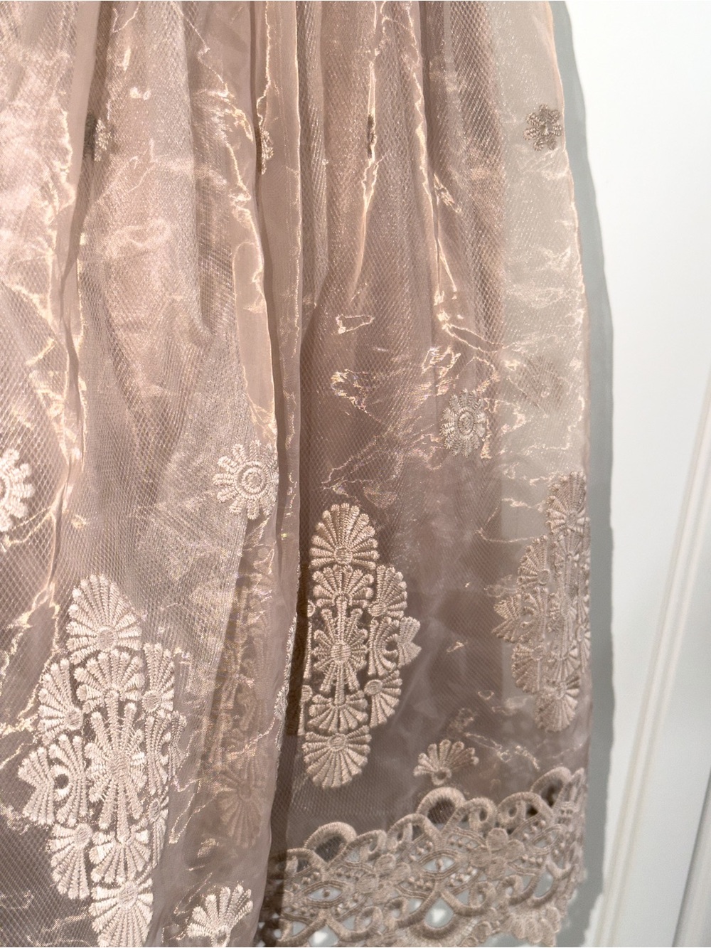 NWT! bebe Embroidered Circle Skirt Rose Gold Sheer Embroidered Tulle Sz 6 - Picture 11 of 13
